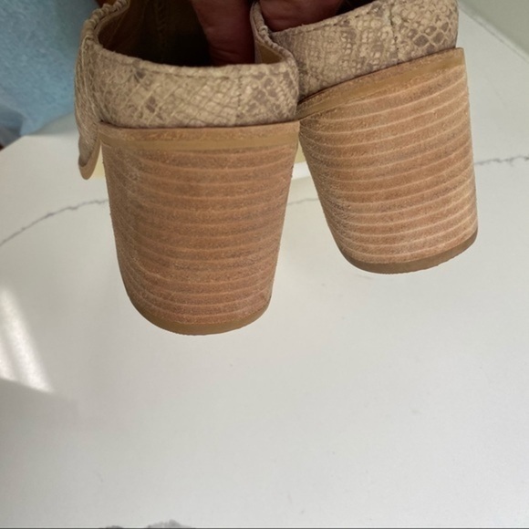 KAANAS Chianti Pointy Toe Snake Mule in Blush - Picture 5 of 8